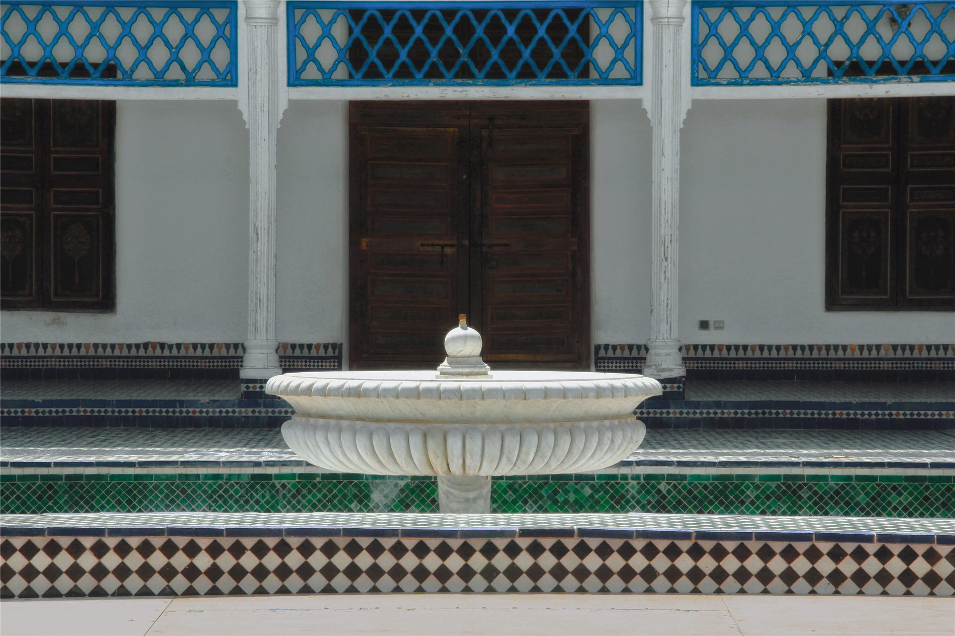 Bahia Palace doorway and fountain